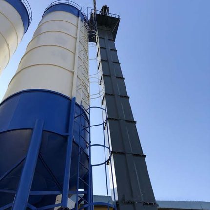 Thang nâng thùng bằng dây thép